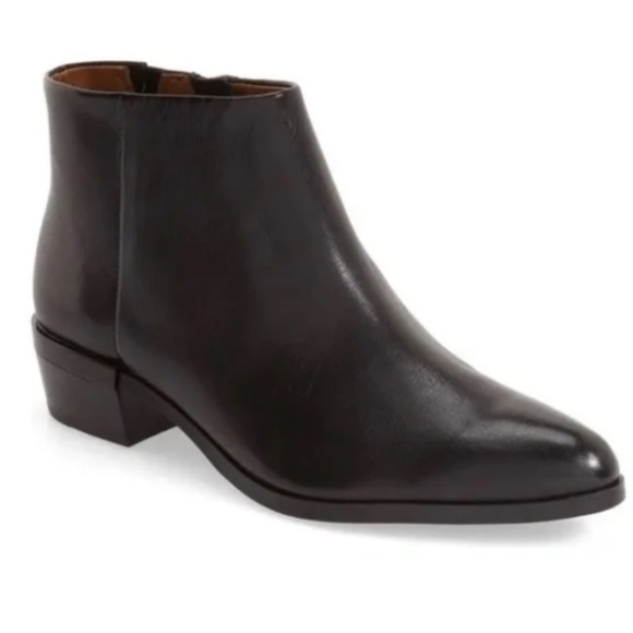Coach Montana Leather Pointed Ankle Bootie Almond Toe 7.5 Black A01407 - Picture 1 of 4